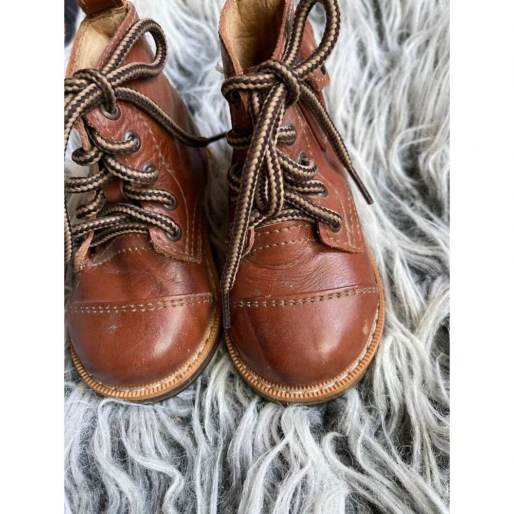 Mikoleon Boots